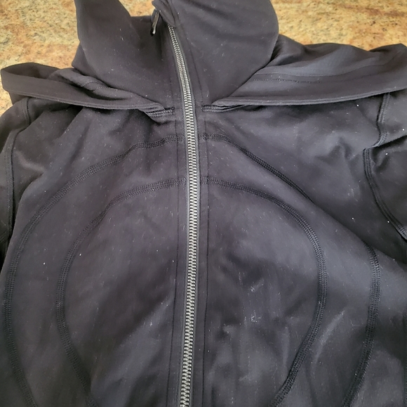 Lululemon - Picture 2 of 6